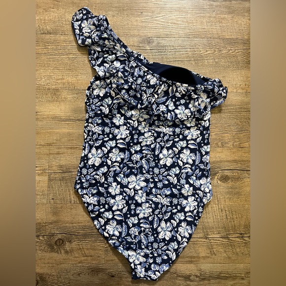 Vineyard vines one shoulder blue floral swimsuit - Picture 4 of 11